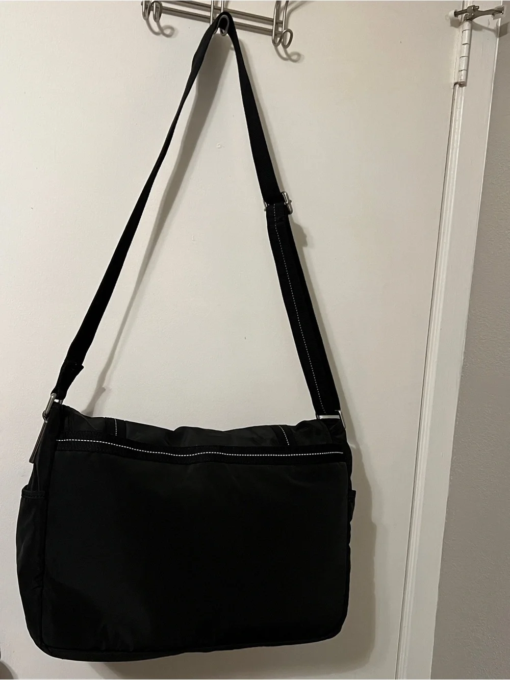 Fossil Black Nylon Messenger Bag with Contrast Stitching